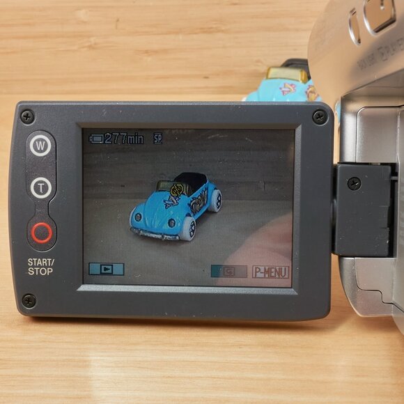 Sony DCR-DVD105 Handycam DVD Camcorder / Carl Zeiss Vario-Tessar / Tested - Picture 5 of 10